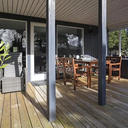 Three-bedroom Holiday In 21 * Blavand