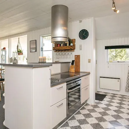 Three-bedroom Holiday In 21 * Blavand