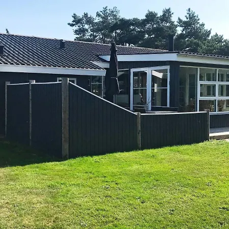 Three-bedroom Holiday In 21 Hébergement de vacances *