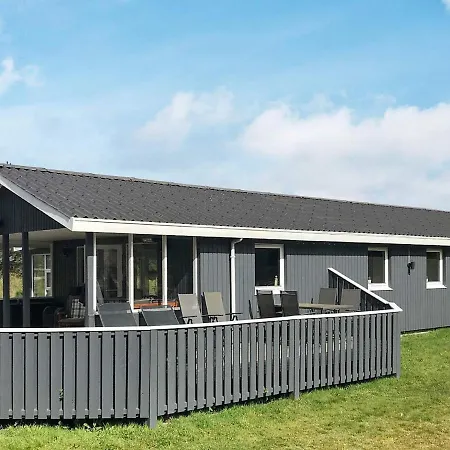 Three-bedroom Holiday In 21 * Blavand