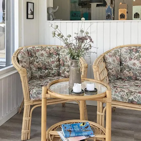 Three-bedroom Holiday In 21 Holiday home